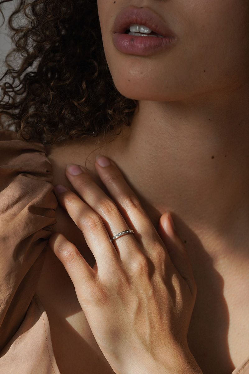 14K Gold Baguette Diamond Band — detail
